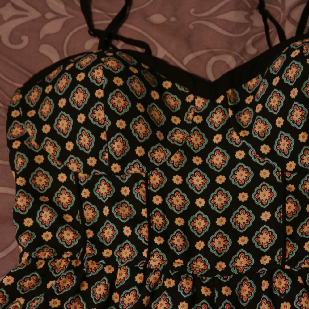 Romper - Picture 2 of 3